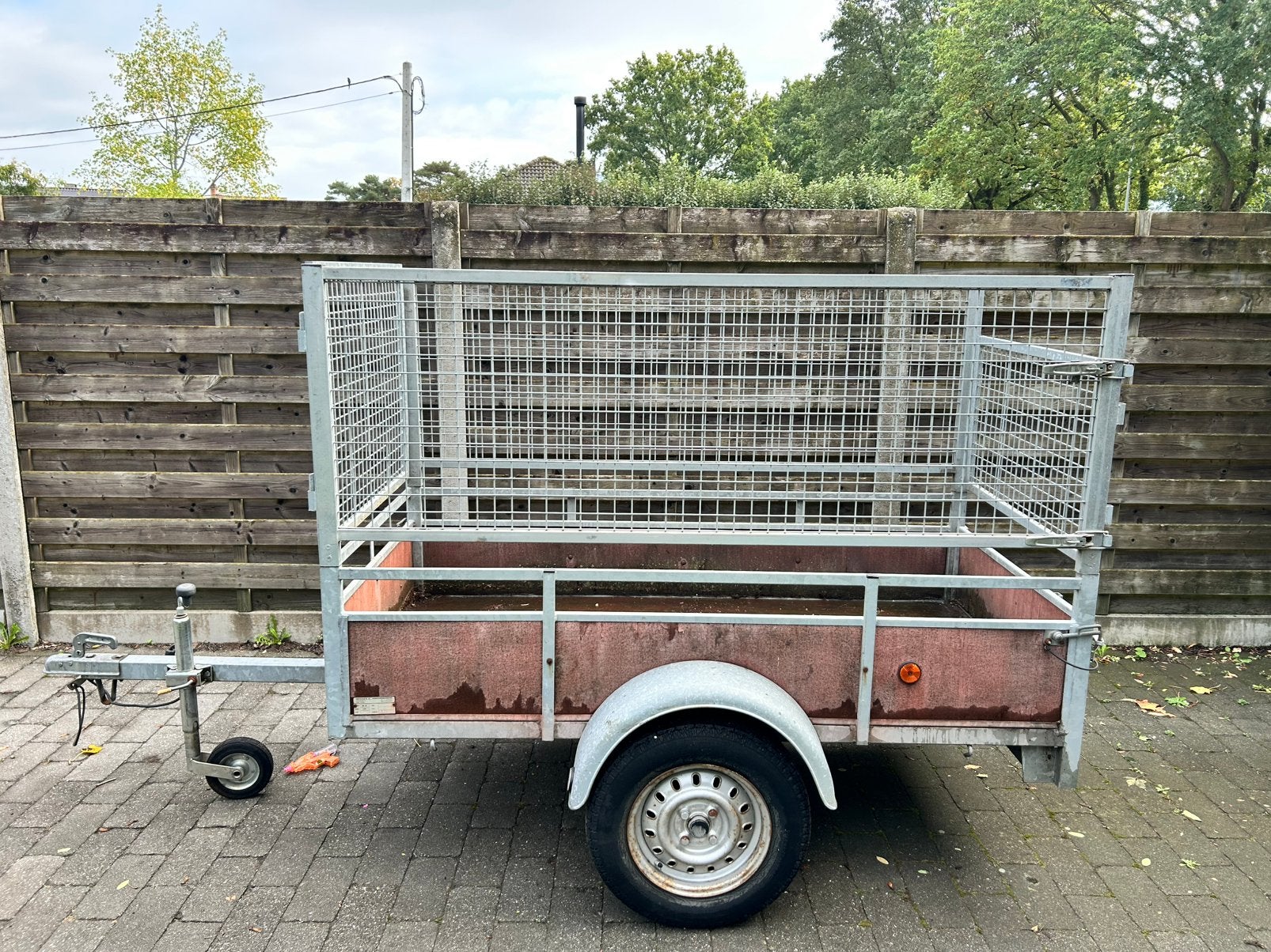 Aanhangwagen, Ophalen, Zo goed als nieuw