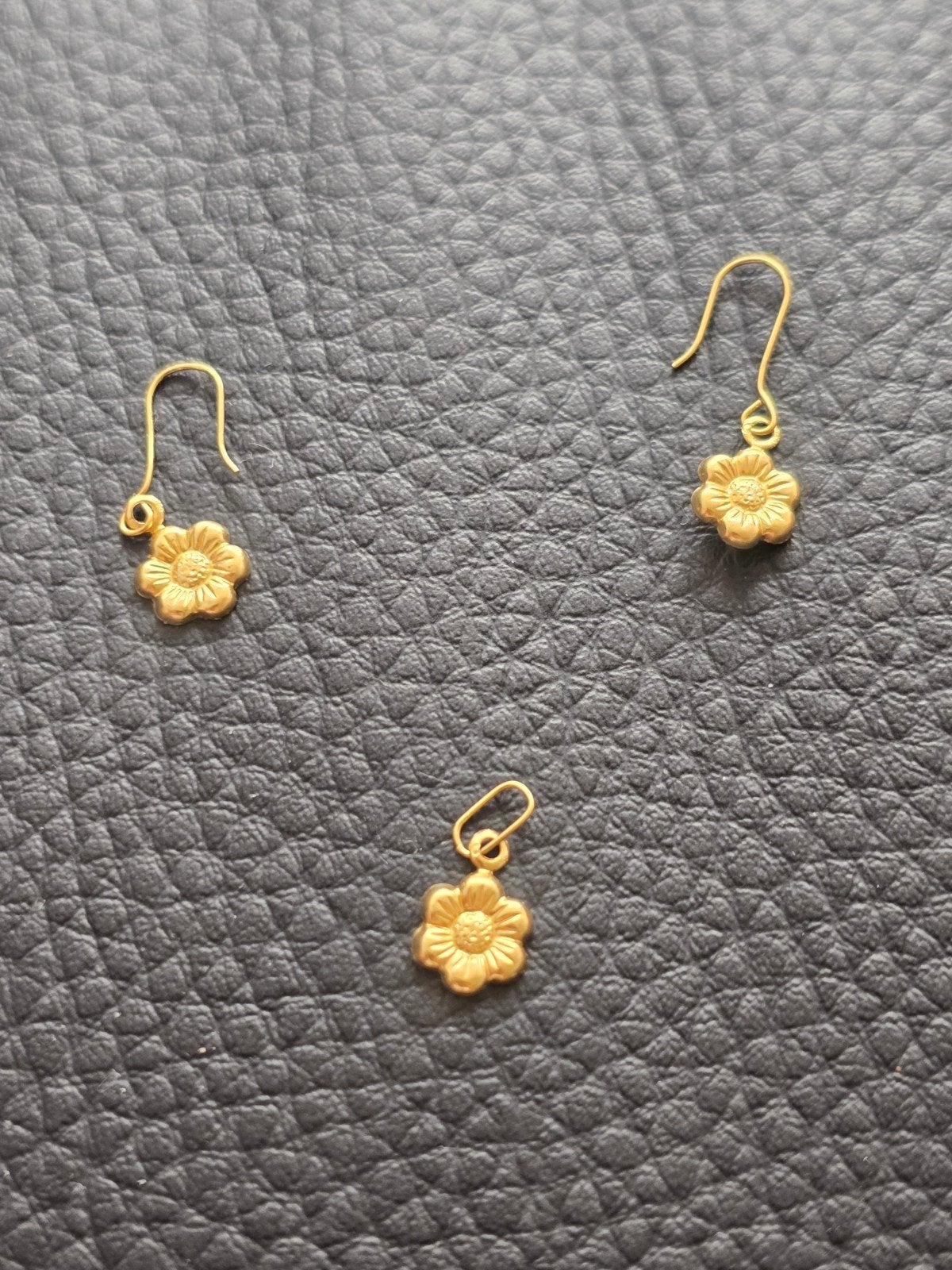 gouden juwelen set kids, Enlèvement
