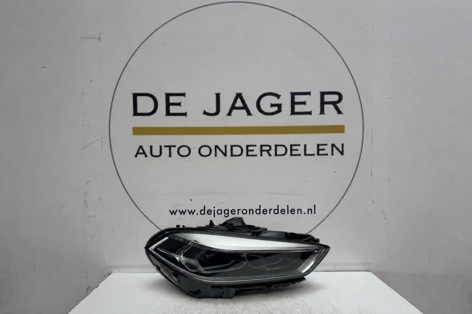 Phare avant droit Full LED BMW S rie 1 F40 9482808, Autos : Pièces & Accessoires, Petuelring 130
80788  Munich, DE, Info@bmw.de