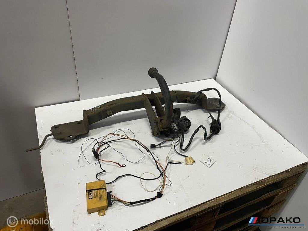 Trekhaak BMW 1 serie E81 E82 E87 E88, Auto-onderdelen, Gebruikt, Einsteinlaan 5 rijswijk, Bmw, Ophalen of Verzenden