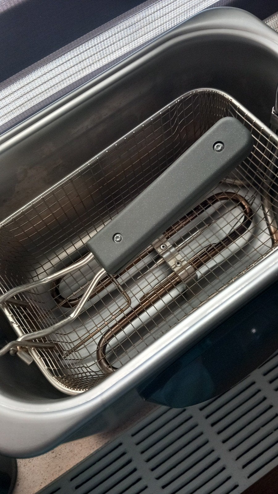 Fritketel, Elektronische apparatuur, Frituurpannen, 1 tot 2 liter, Ophalen, Zo goed als nieuw, Uitneembare binnenpan