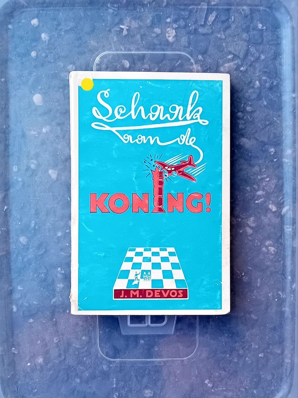 antiek boekje Schaak aan de Koning !, Gelezen, Ophalen of Verzenden, J.M. Devos, Denksport