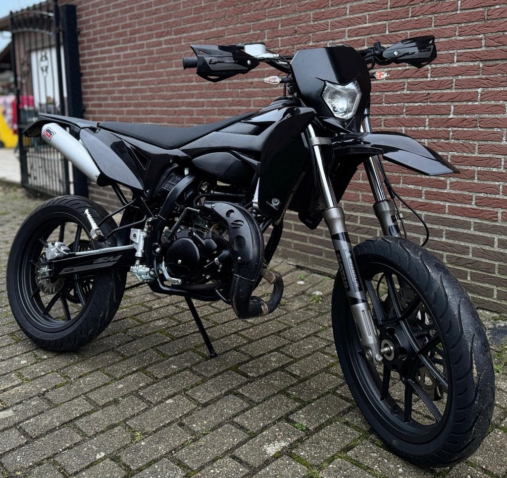 Usine Sherco SM-R 50 2024/4000 km, Vélos & Vélomoteurs, Autres marques, Comme neuf, 6 vitesses, Enlèvement