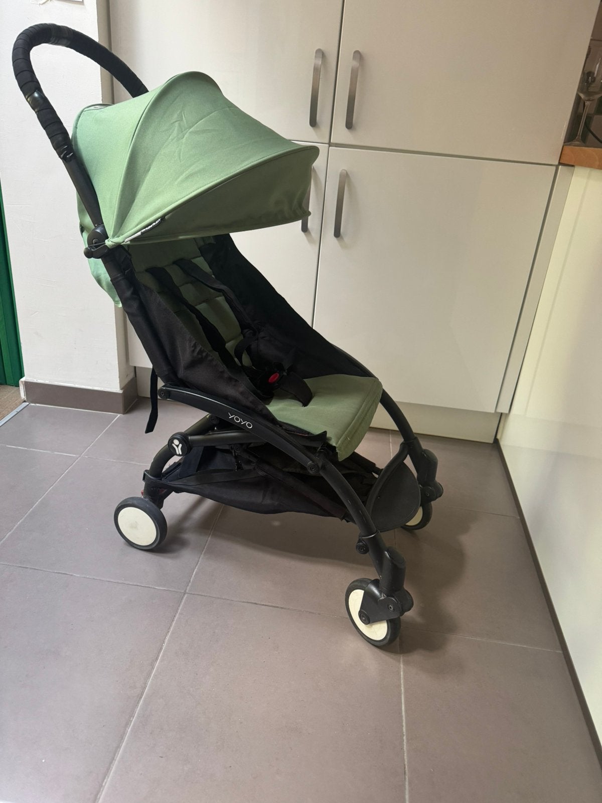 Babyzen Yoyo groen, Ophalen, Gebruikt, Regenhoes