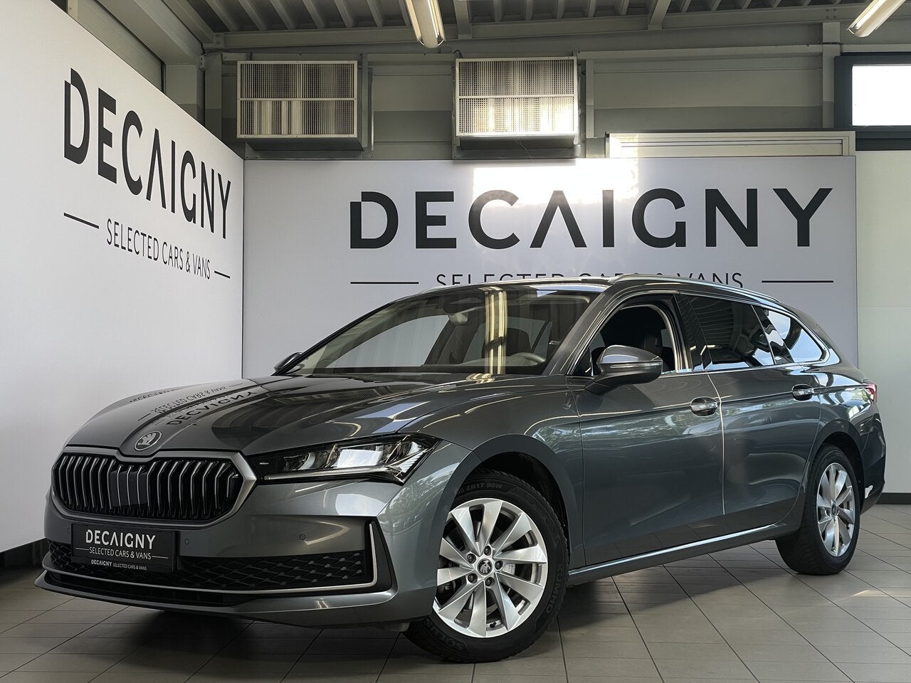 Skoda Superb Combi 1.5 eTSI Selection *Camera*Massagestoel*, Auto's, Skoda, Bedrijf, Superb, ABS, Airbags, Airconditioning, Android Auto