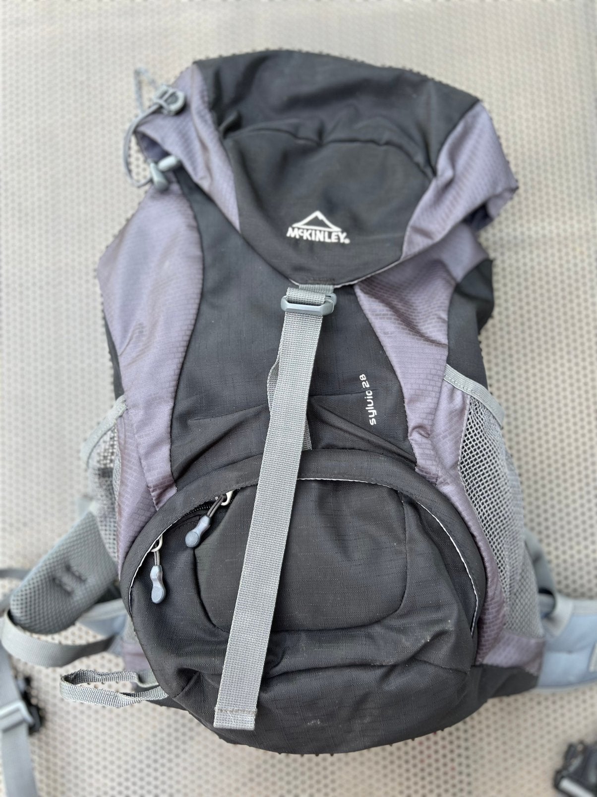 Sac à dos MC Kinley noir 28L en bon état, Sports & Fitness, Alpinisme & Randonnée, Enlèvement ou Envoi, Comme neuf, Sac à dos