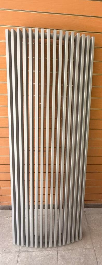 Nieuwe designer metallic radiator – grijs – nooit gemonteerd, Doe-het-zelf en Bouw, Verwarming en Radiatoren, Ophalen, Nieuw, Radiator