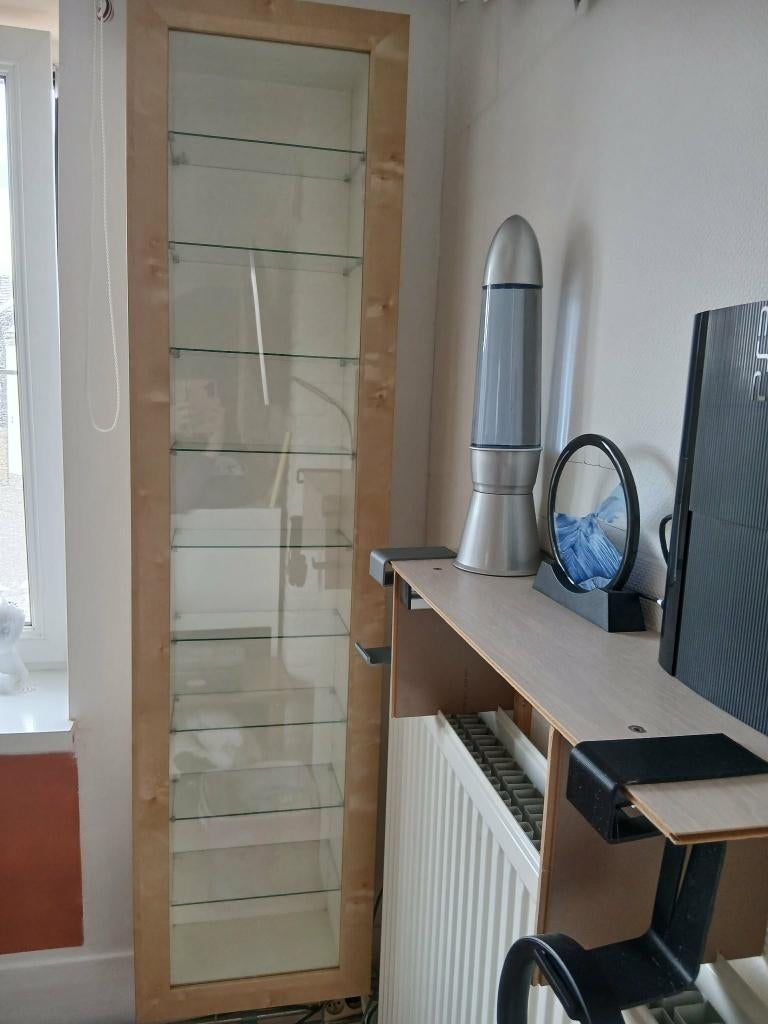 Grote vitrinekast, Ophalen, Zo goed als nieuw, Glas, Met plank(en)