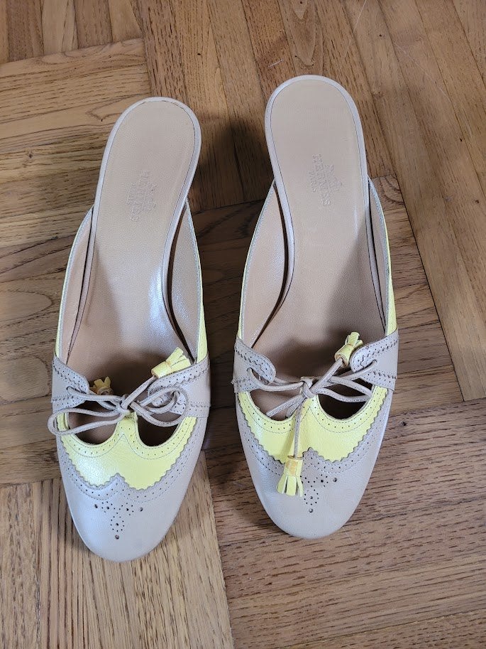 Hermès schoenen 37,5, Beige, Zo goed als nieuw, Hermes, Sandalen of Muiltjes