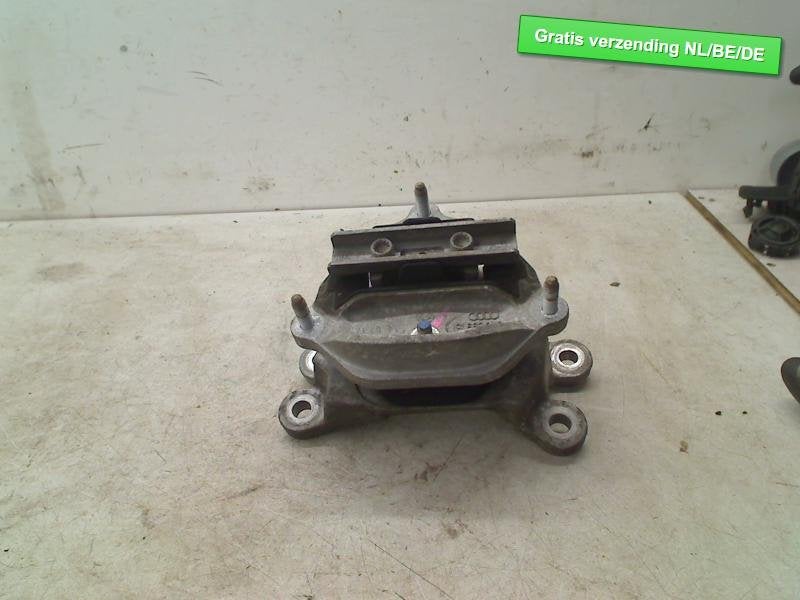 BOITE DE VITESSES SUPPORT ARRIÈRE Audi A4 Avant (B8), Auto-Union-Straße  1,
85057  Ingolstadt, DE, Info@audi.de, Audi, Utilisé