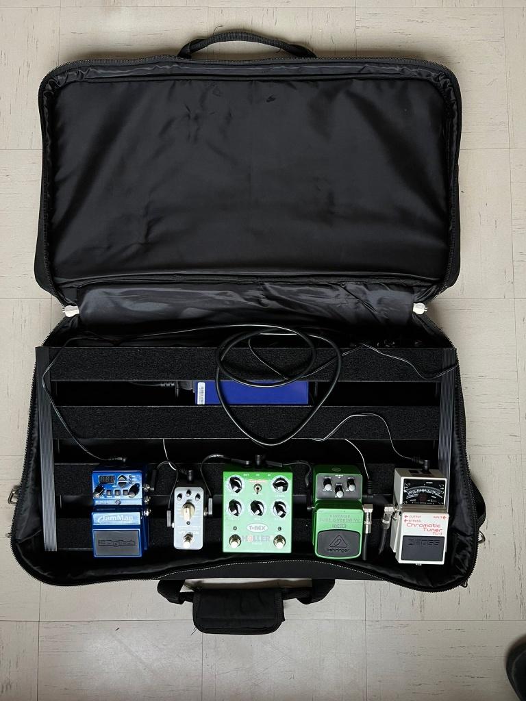Harley Benton Pedalboard + voeding + patchkabels, Muziek en Instrumenten, Effecten, Ophalen, Overige typen
