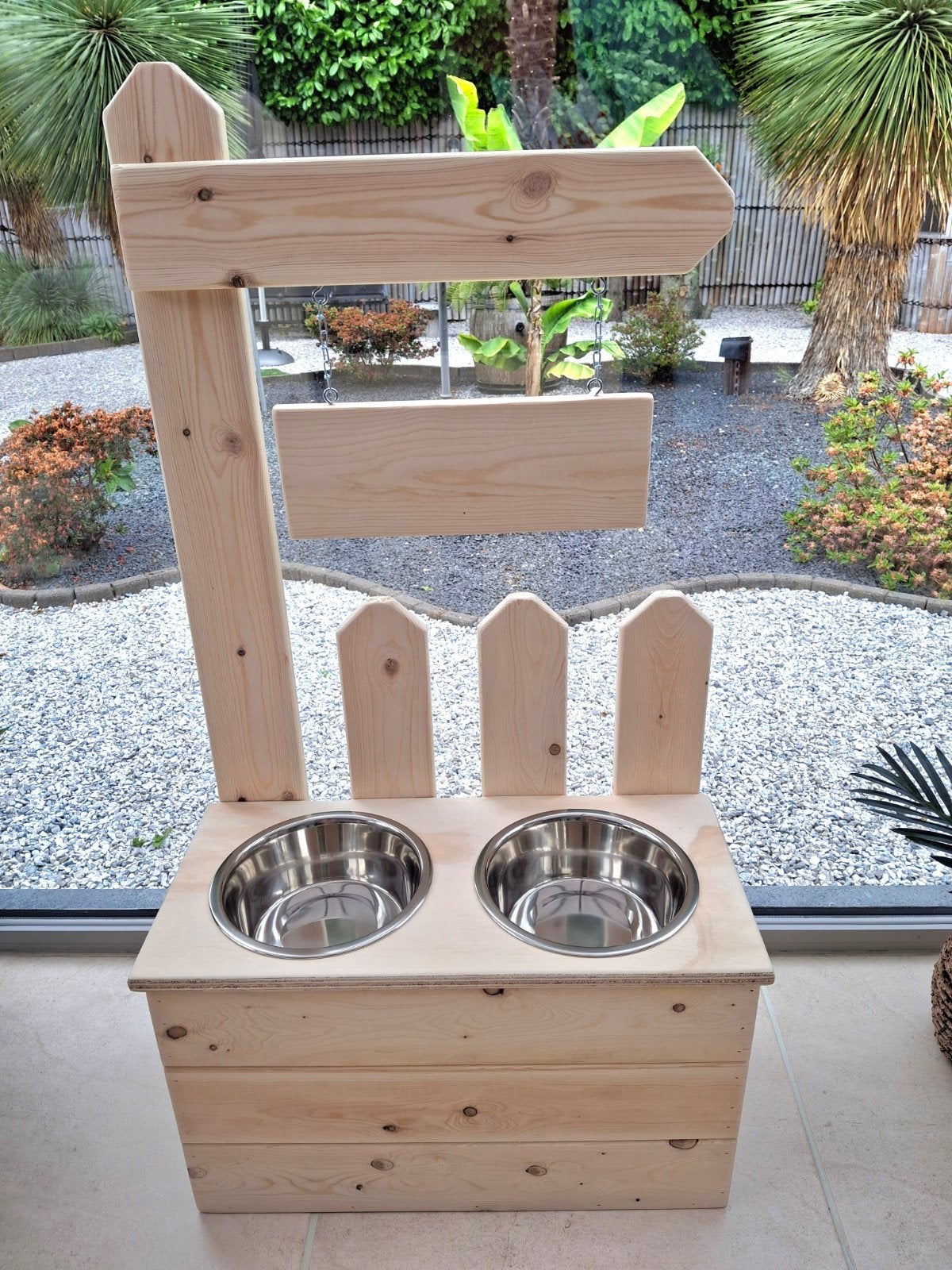 Nieuwe sterke grote houten honden drinkbak/plantenbak
Is voo, Ophalen, Nieuw
