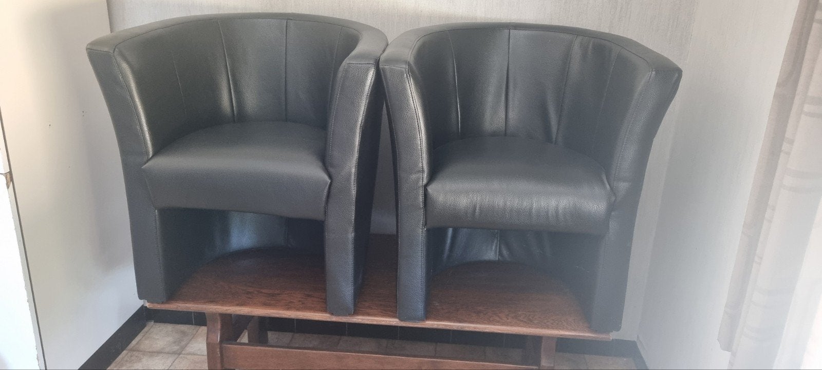 2 lederen zeteltjes., Huis en Inrichting, Ophalen