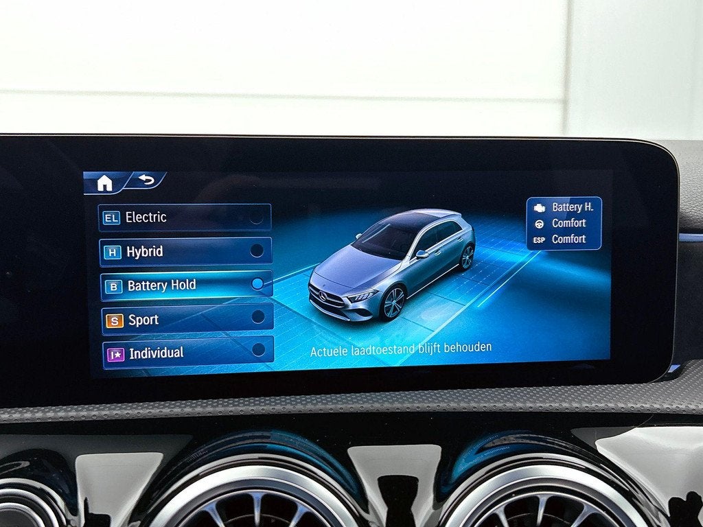 Mercedes-Benz A-Klasse A 250 e AMG Line Night Pack | Panoram, Auto's, Stof, Gebruikt, 4 cilinders, 16 kWh