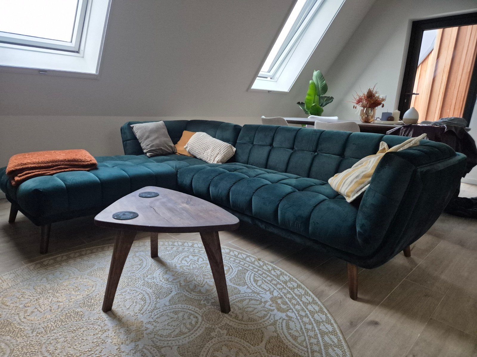 Hoeksalon fluweel groen - 265cm lang, ligdeel 190cm, Enlèvement, Comme neuf, Tissus, 250 à 300 cm