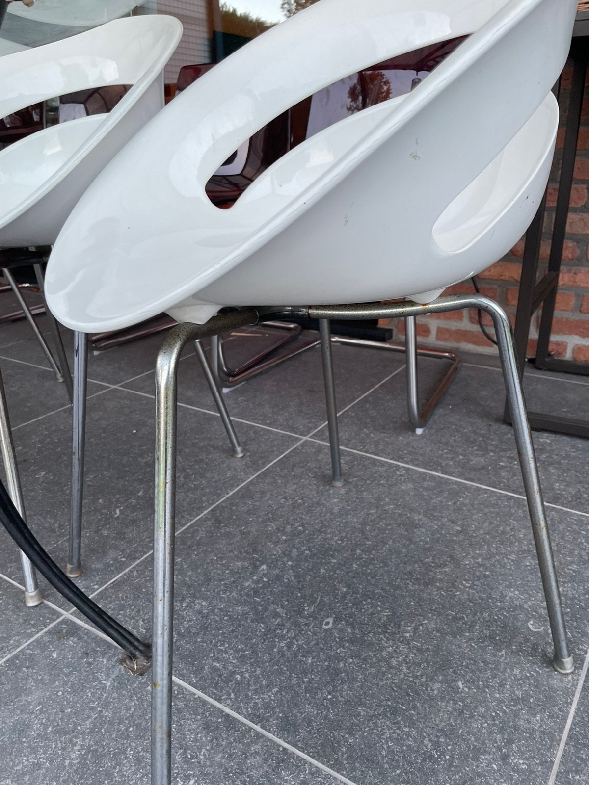 Witte kuipstoelen - Italiaans design., Ophalen, Zo goed als nieuw