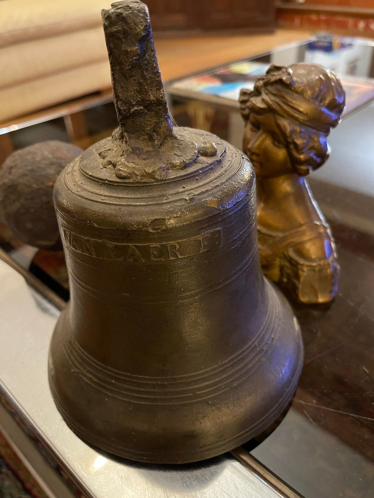 Authentieke bronzen scheepsbel van Laer F. 1792, Antiek en Kunst, Ophalen of Verzenden, Brons