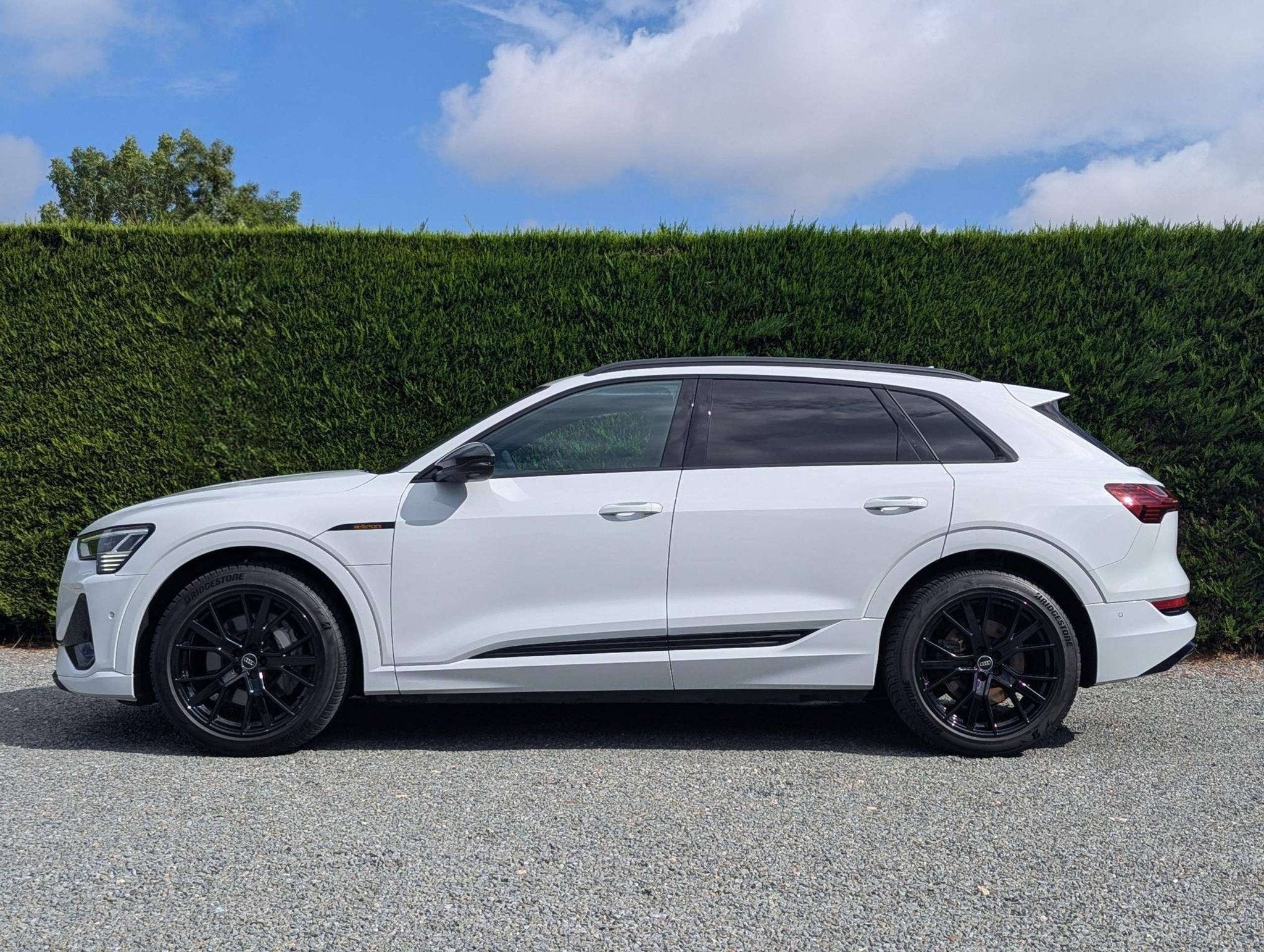 Audi Q8 e-tron (Q8) e-Tron - 2x s-line - opendak - lederen s, Auto's, Audi, Automaat, Gebruikt, Zwart, 408 pk