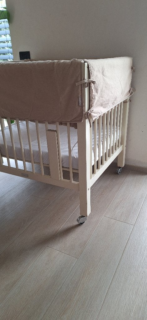 Beige babypark Bopita met afwasbare matras + extra, Kinderen en Baby's, Babyparken, Ophalen, Gebruikt, Rechthoekig, Wieltjes