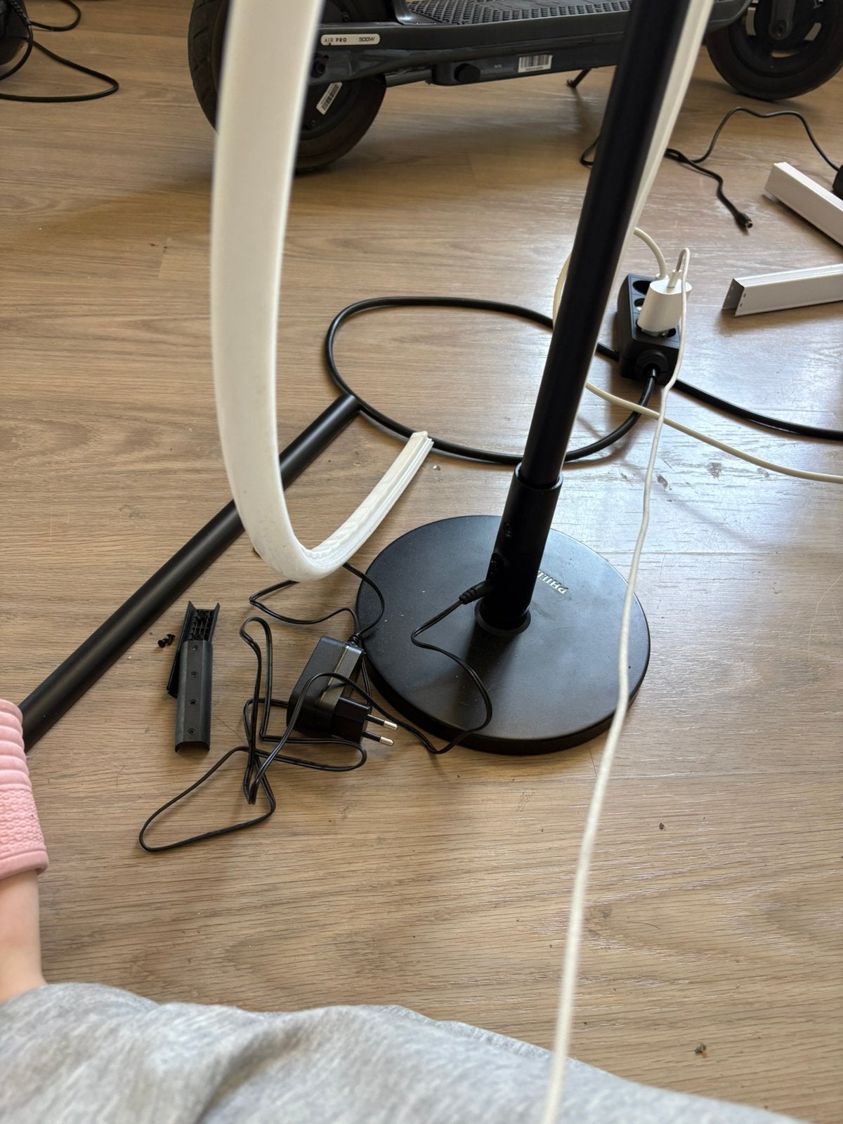 Phillpis vloerlamp met bluethoot, Huis en Inrichting, Lampen | Tafellampen, Ophalen, Zo goed als nieuw