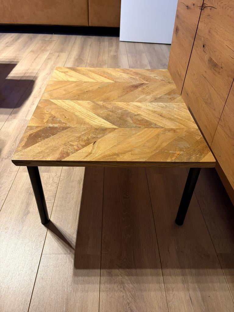 Belle table basse en bon état !, Maison & Meubles, Tables | Tables d'appoint, Utilisé, Carré, Moins de 45 cm, 55 à 75 cm, Bois