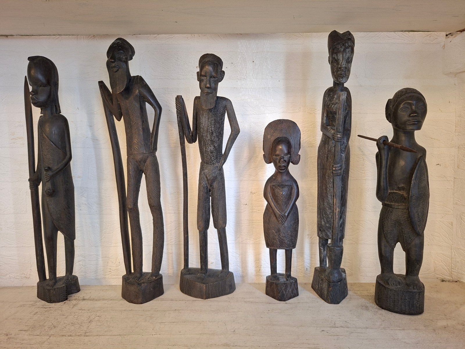 Ensemble de statuette africaines, Enlèvement ou Envoi