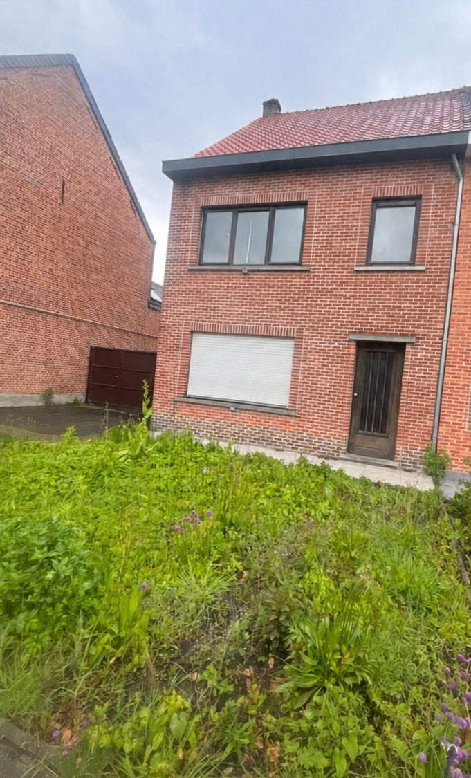 Ruime halfopen bebouwing met 3 slaapkamers, 4 garages, Immo, 200 tot 500 m², Provincie Oost-Vlaanderen, 178 m², 3 kamers