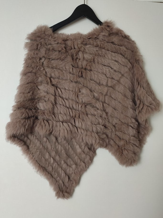 Oakwood luxe faux fur cape / poncho – Universeel – taupe, Kleding | Dames, Maat 38/40 (M), Beige, Ophalen of Verzenden, Zo goed als nieuw