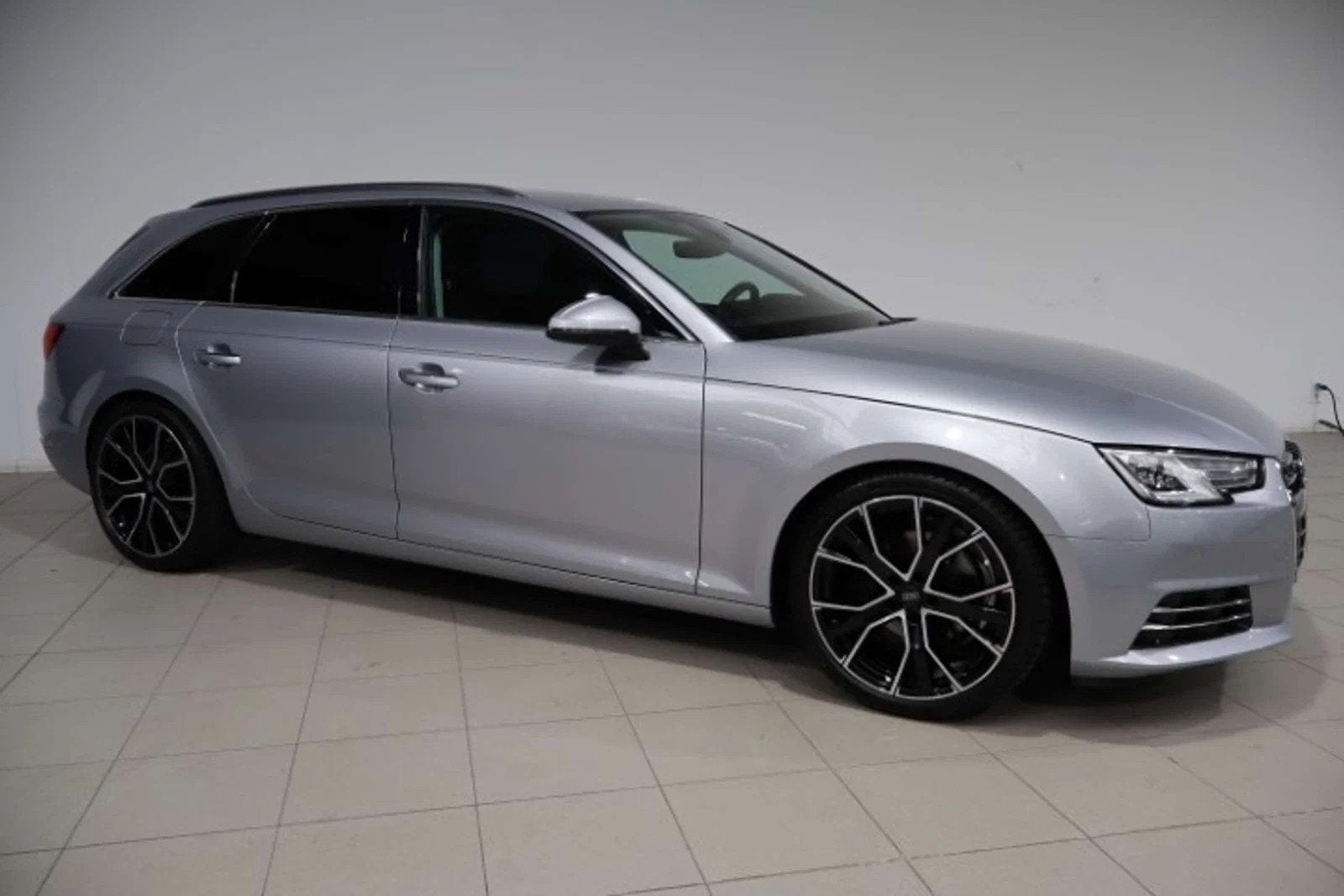 Audi A4 A4 Avant 2.0 TDi S tronic (bj 2018, automaat), Auto's, Automaat, Stof, Gebruikt, 4 cilinders