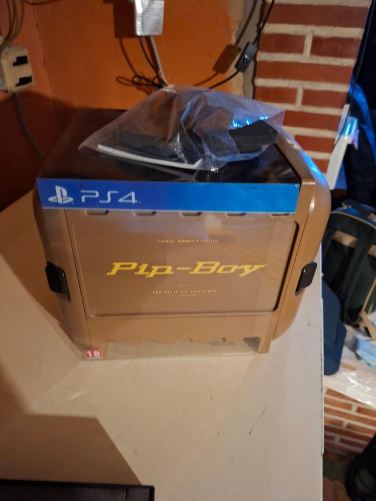 Fallout 4 pip-boy edition, Games en Spelcomputers, Games | Sony PlayStation 4, Shooter, 1 speler, Nieuw, Ophalen of Verzenden