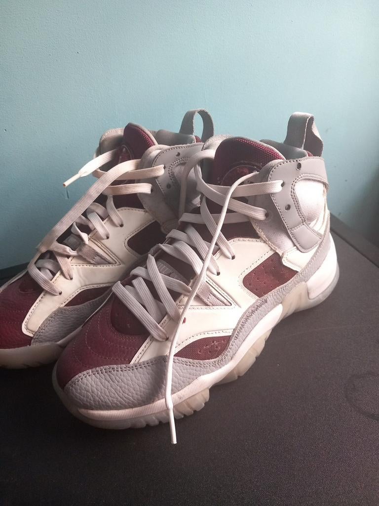 Jordan jumpmans 2, Ophalen