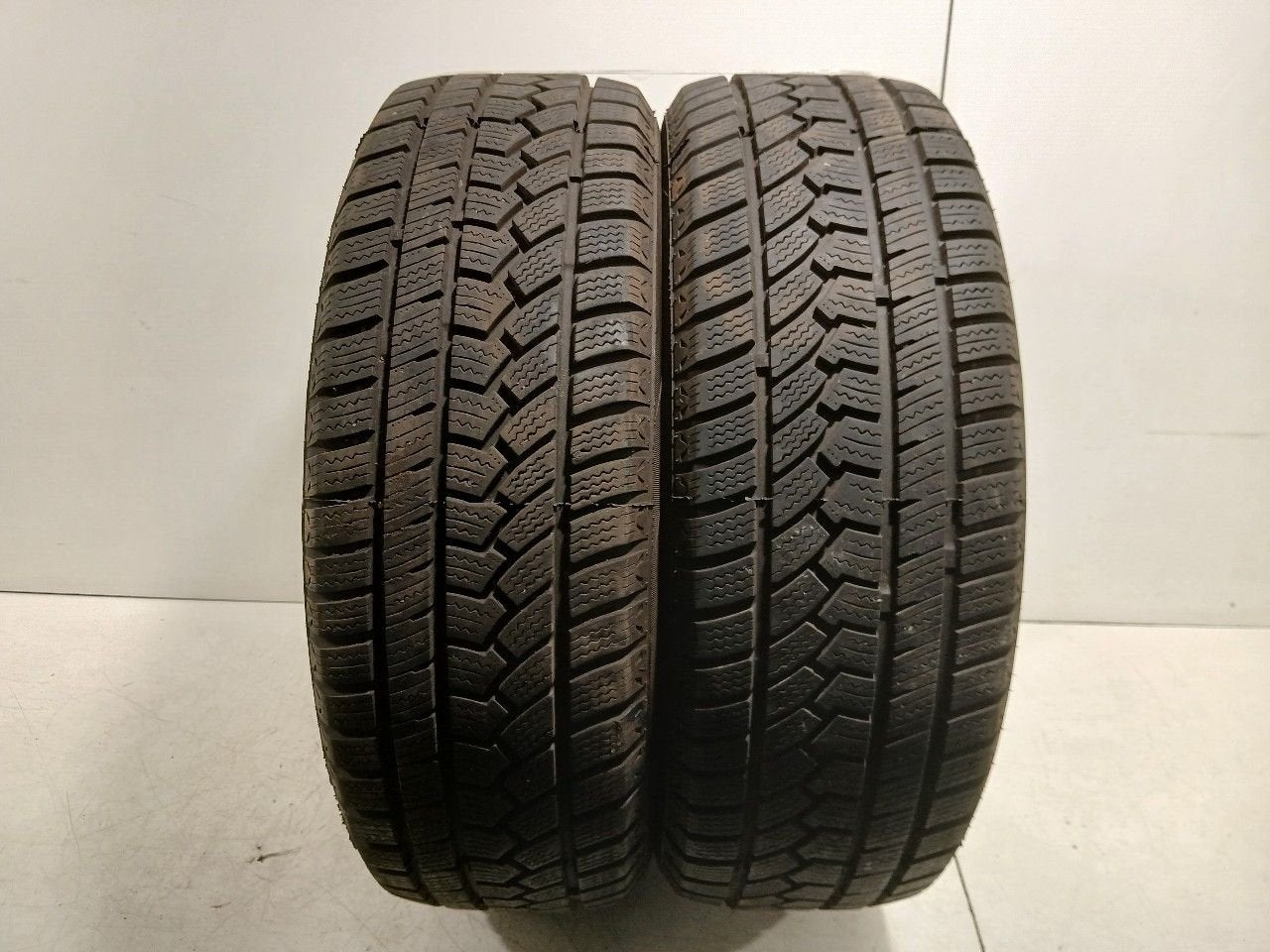 Bandenset 2 stuks Winter 205 60 R16, Auto-onderdelen, Onderdelen@venauto.nl, Van der Ven Autorecycling B.V., Gebruikt, Ettenseweg 76, 4706 PB Roosendaal, The Netherlands