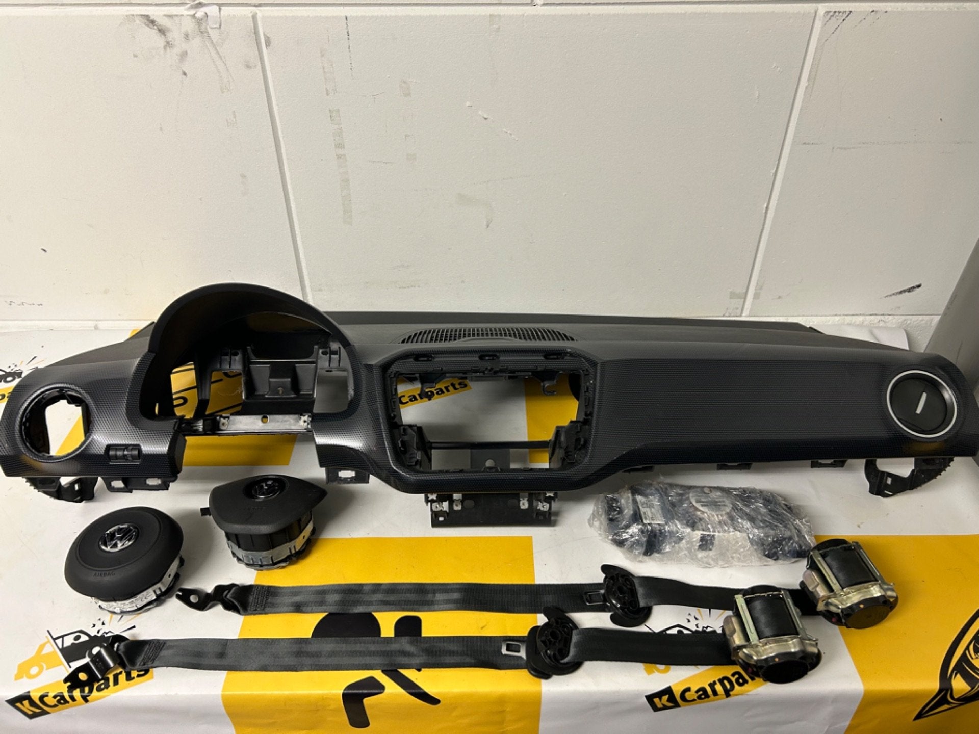 Airbagset Volkswagen UP + DASHBOARD, Facelift airbag set, Auto-onderdelen, Info@fabrikant.eu, Fabrikant BV, Gebruikt, Fabrikantstraat 1
1000 AA  Amsterdam, NL
