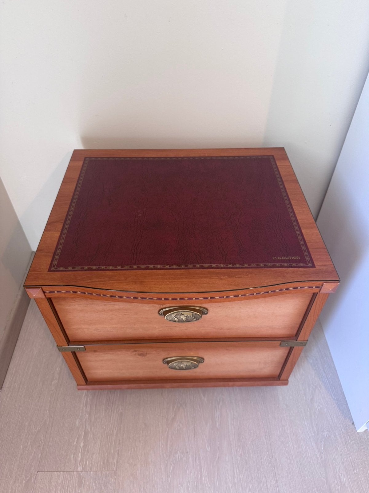 Bijzettafel/nachtkastje op wieltjes Gautier, Ophalen, Zo goed als nieuw