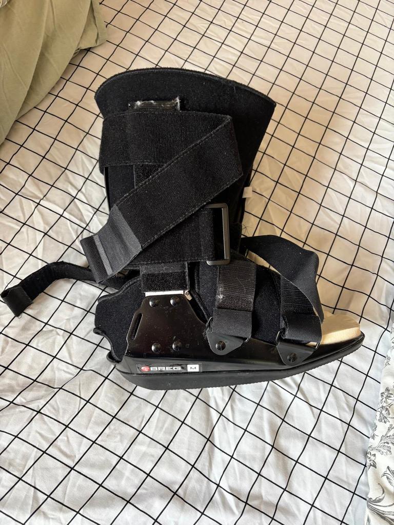 Orthopedische schoenen botten linkse en rechtse, Diversen, Ophalen, Zo goed als nieuw