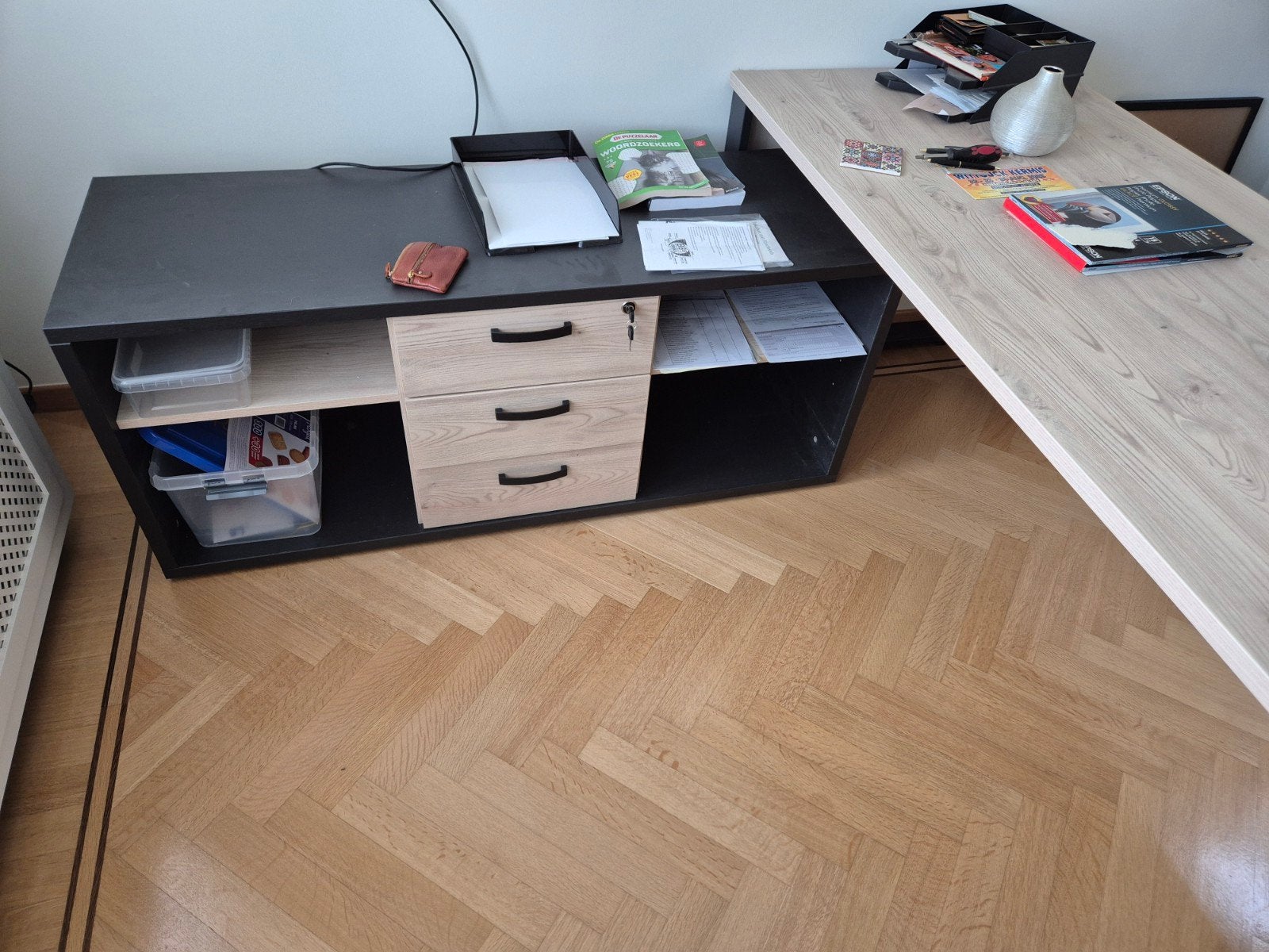 compleet bureau met kasten, Ophalen