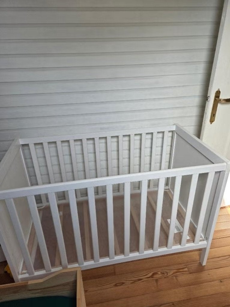 Babybed Ikea Sundvik ledikant, Ophalen, Zo goed als nieuw, Ledikant