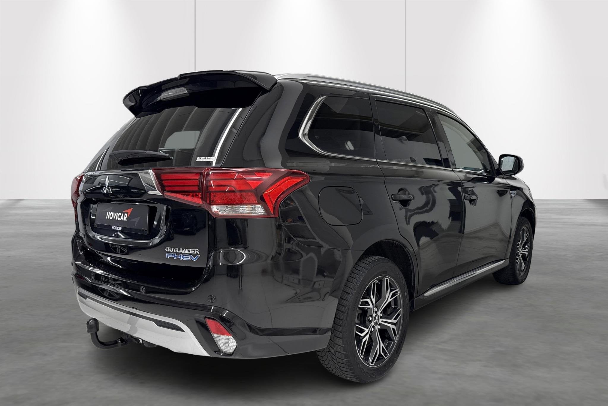 Mitsubishi Outlander 2.4 PHEV Intense (automatique), Autos, Outlander, 1865 kg, 5 portes, 5 places