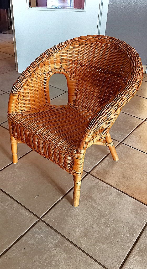 Fauteuil enfant osier, Enlèvement, Utilisé