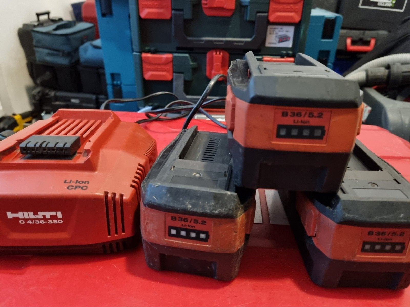 Hilti Batterie 36V 100€ pièce, Enlèvement, Comme neuf