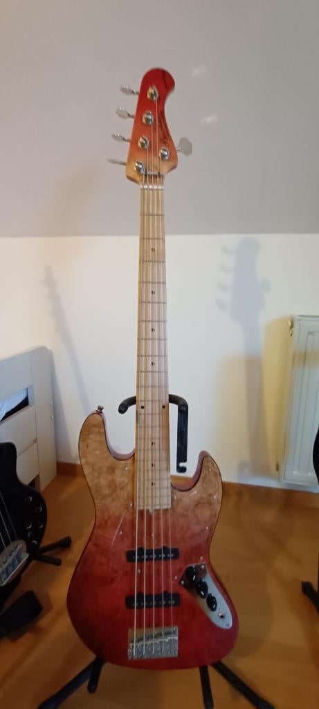 basgitaar 5 string, Muziek en Instrumenten, Snaarinstrumenten | Gitaren | Bas, Ophalen, Zo goed als nieuw, Elektrisch, 5-snarig