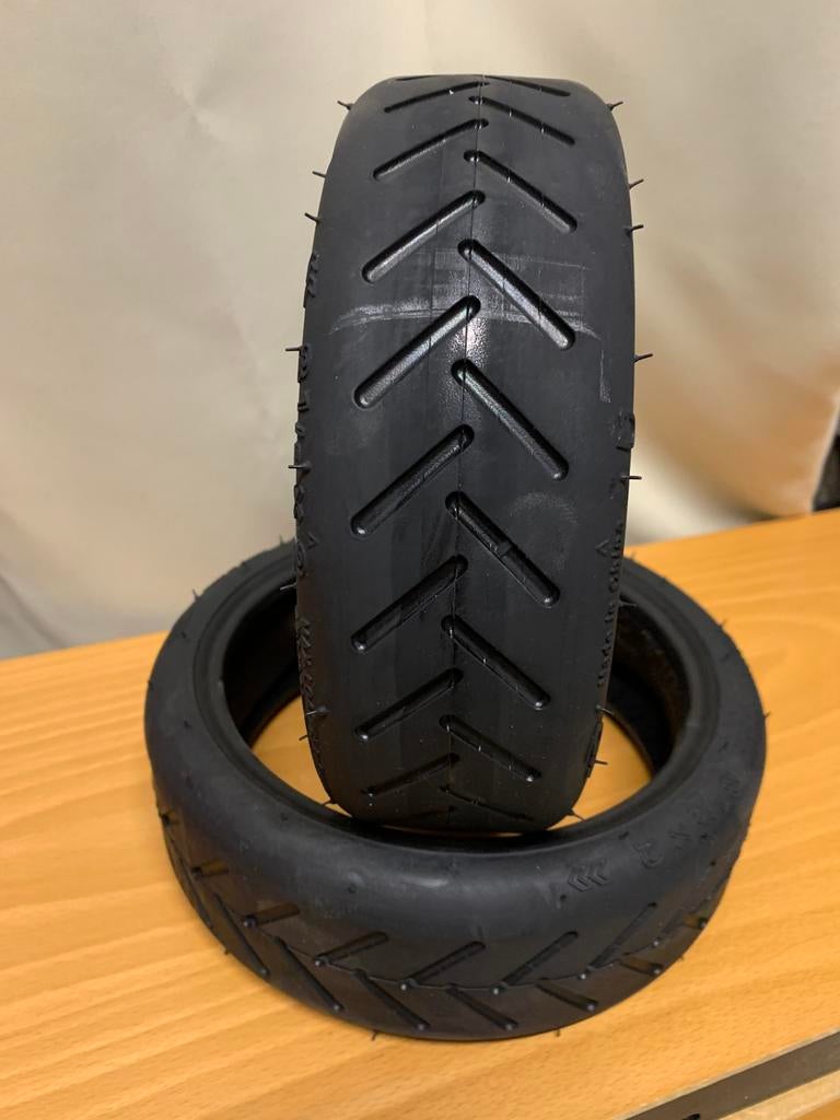 2 binnen en buitenbanden voor elektriche step xiaomi., Motoren, Ophalen of Verzenden, Nieuw