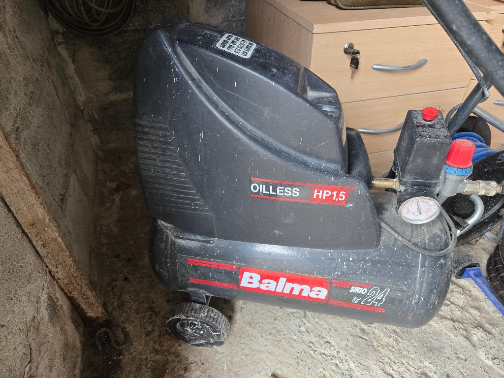 Compresseur 1,5 HP -24 l, Moins de 25 litres, Enlèvement, Mobile, 200 à 400 litres/min
