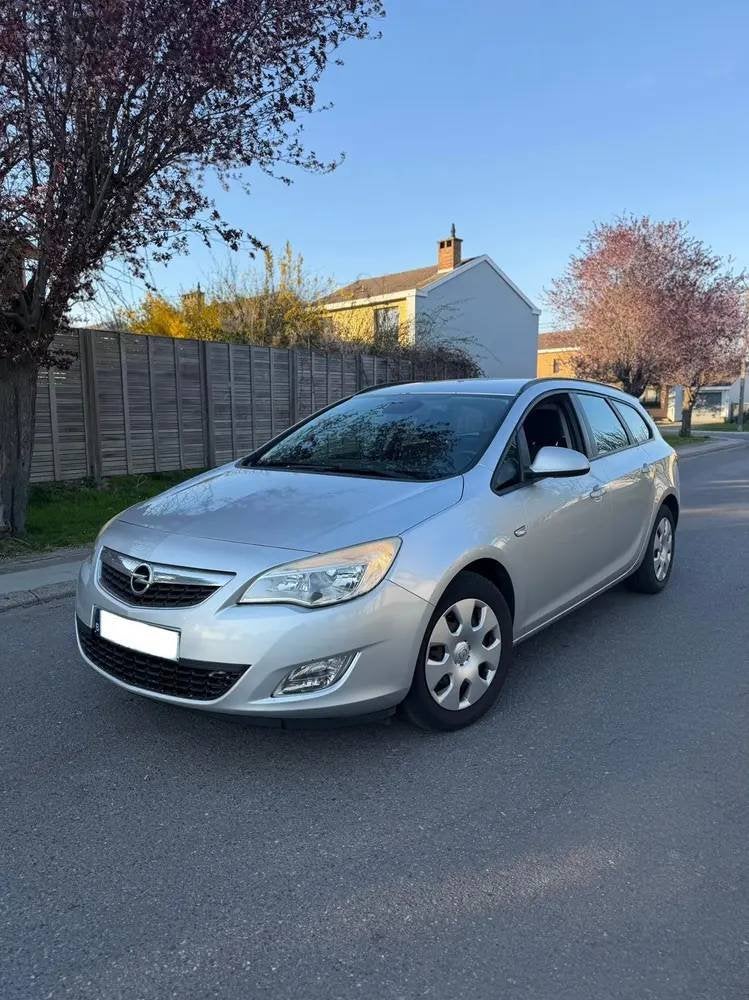 Opel Astra sports, Argent ou Gris, Achat, Entreprise, Boîte manuelle