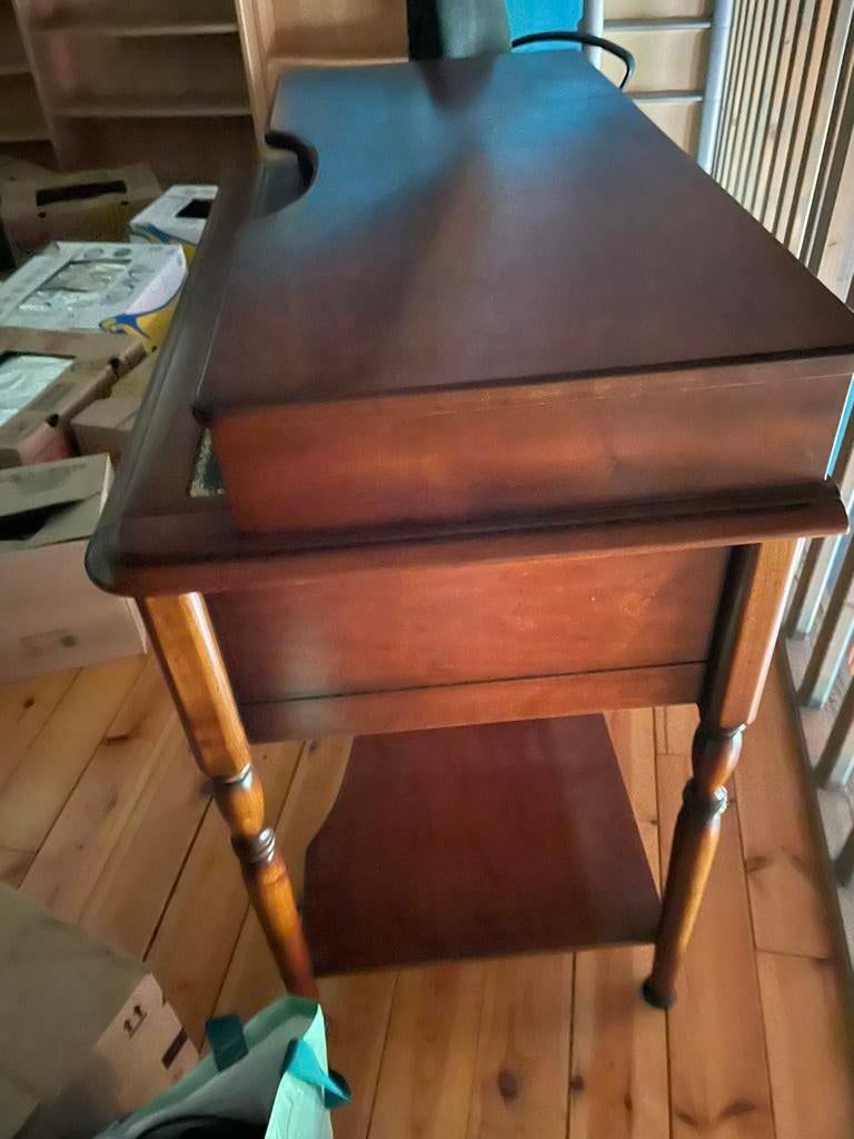 Bureau de luxe en acajou superbe, Enlèvement