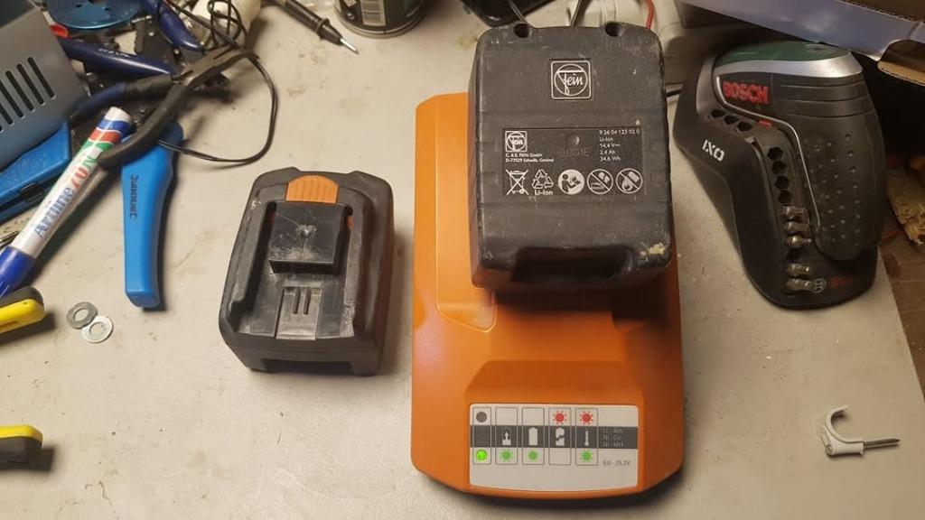 Chargeur + 2 batteries Fein 14.4v li-ion, Doe-het-zelf en Bouw, Gereedschap | Boormachines, Ophalen of Verzenden, Gebruikt
