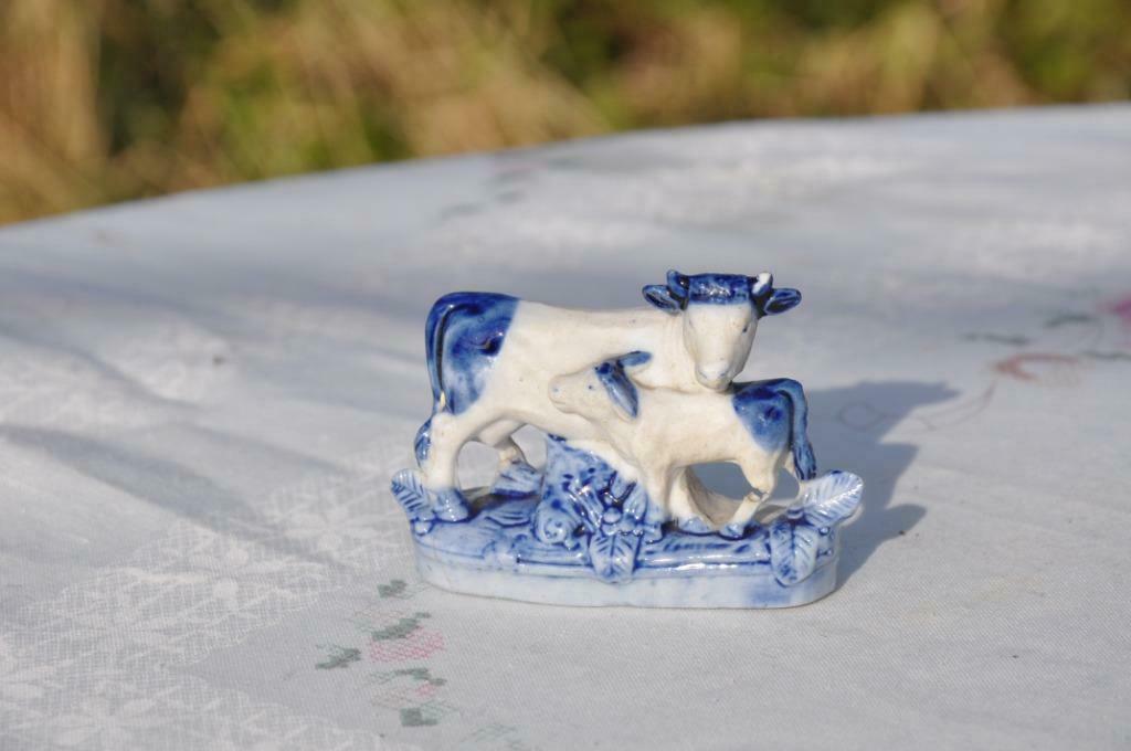 §  statuette animaliere porcelaine bleu et blanche, Antiquités & Art, Enlèvement ou Envoi