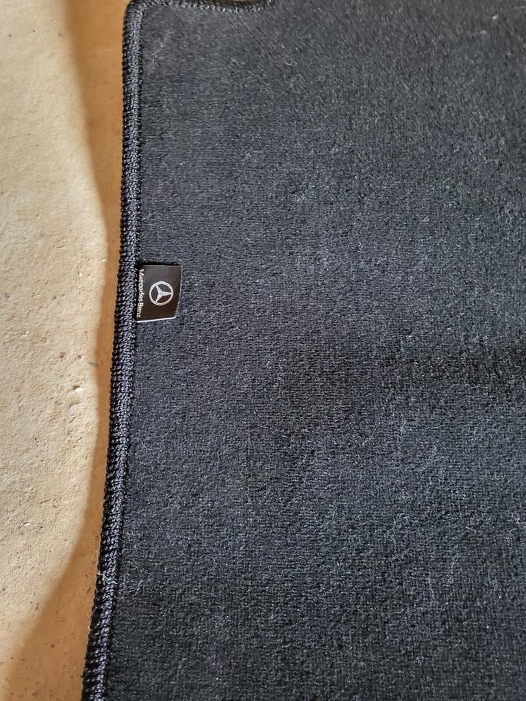 Tapis de coffre mercedes cla, Enlèvement, Comme neuf