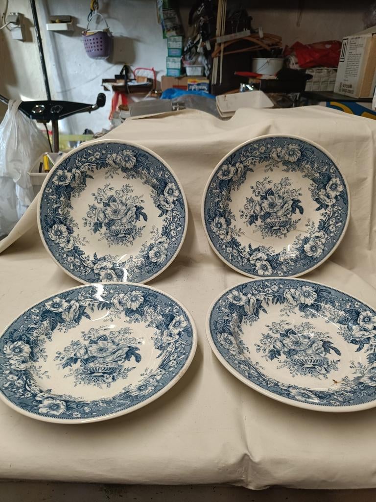 4 balmoral borden diepe made in Holland, Antiek en Kunst, Ophalen