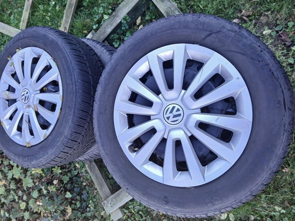 Winterbanden semperit vw beetle 215/60 r16 99h, Auto-onderdelen, Banden en Velgen, Ophalen